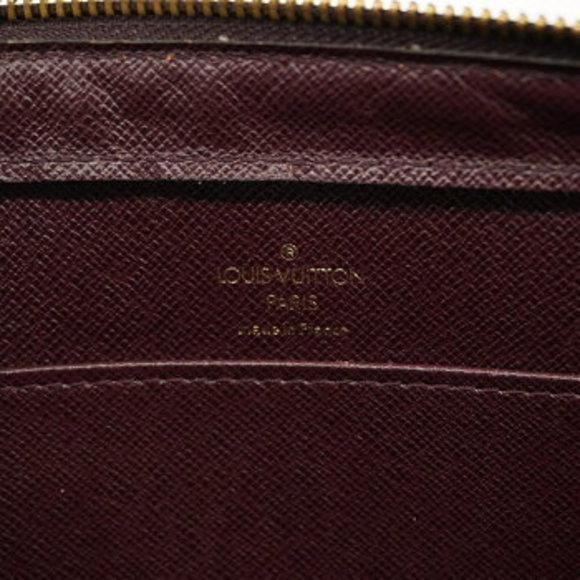 Louis Vuitton Taiga Baikal Clutch Bag - Picture 5 of 10